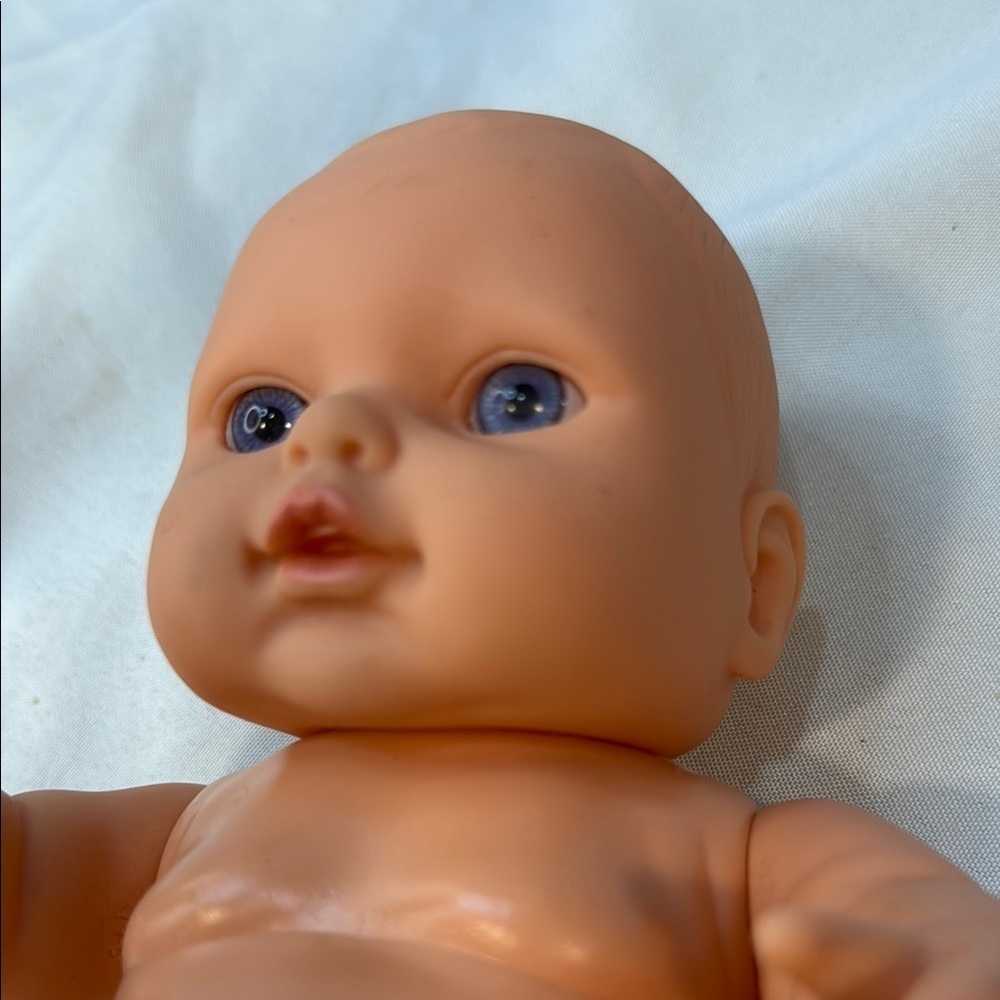 9" Baby Doll, Realistic, Caucasian Female Anatomically Correct Vinyl Blue Eyes - Picture 11 of 12